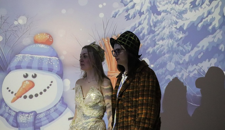 В Калуге показали новогодний спектакль для детей, эвакуированных из приграничных территорий