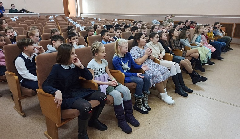 В Жукове в городском Доме культуры состоялась премьера спектакля для детей
