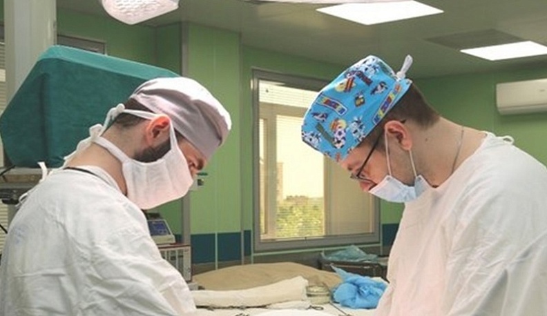 Хирурги из Калуги успешно провели три сложные операции