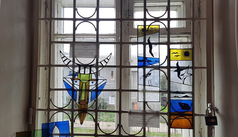 В Тарусе показывают шедевры из бутылок