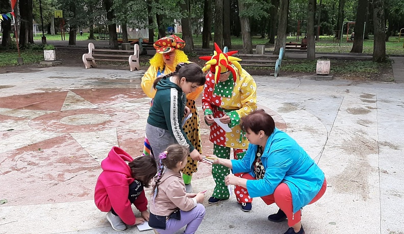 В санатории «Воробьёво» Малоярославецкого района дети встретились с клоунами Клёпой и Стёпой