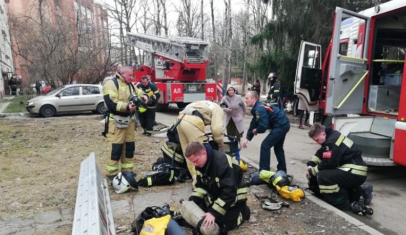 В Обнинске при пожаре продуктами горения отравились трое детей 