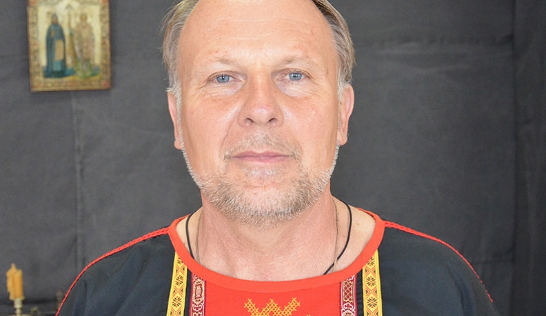 Ярче солнечного дня золотом горят