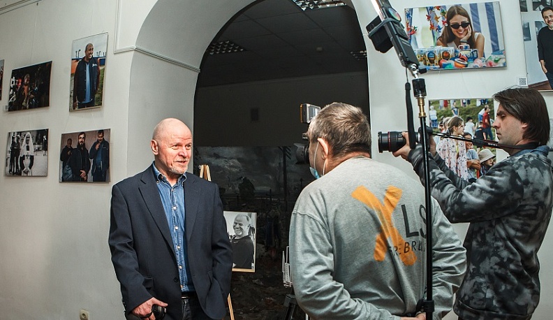 В Козельске открылась выставка фоторабот Василия Батурина «Без масок»