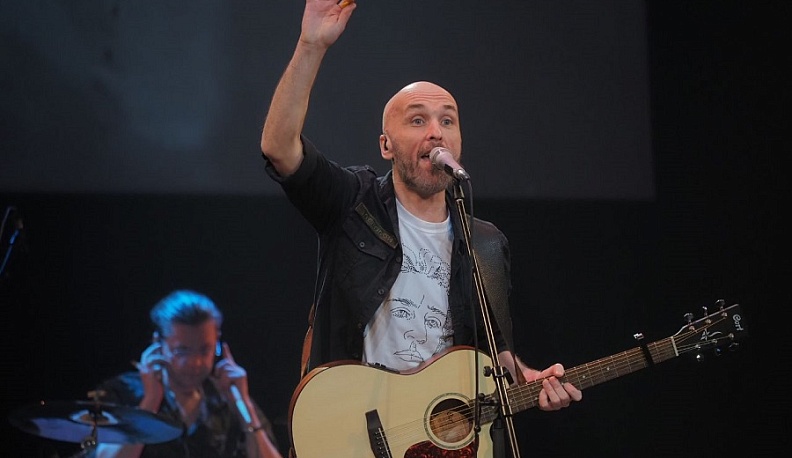 На фестивале «УграФест» выступила популярная рок-группа «Зверобой»