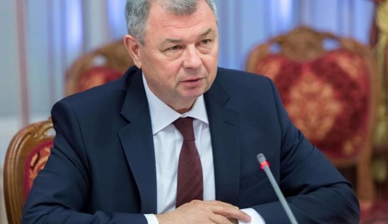 Сенатор Анатолий Артамонов поздравил сотрудников органов госбезопасности