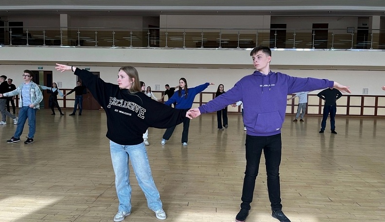 В Калуге более 60 пар примут участие в «Вальсе Победы»