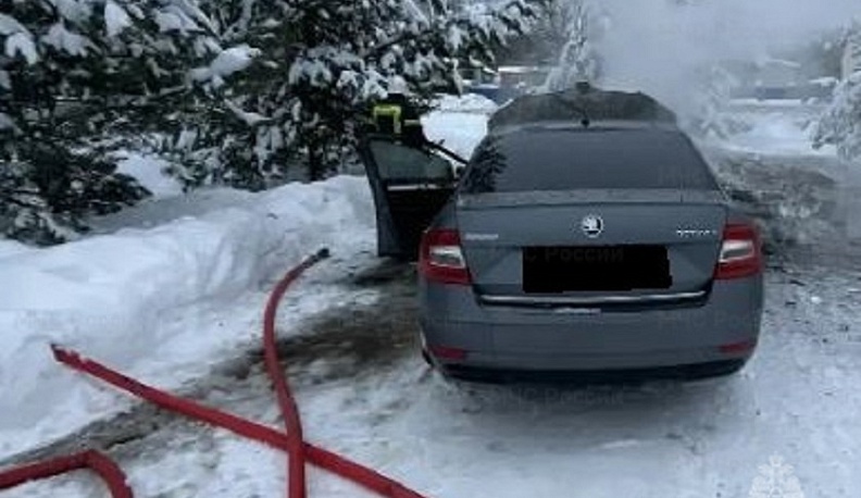 В Жукове загорелся автомобиль