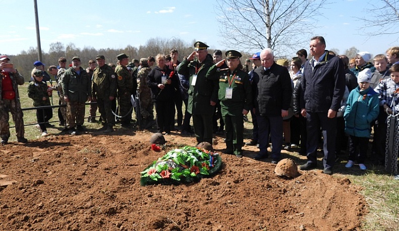 В Износковском районе с почестями предали земле 51 воина, погибшего в годы Великой Отечественной войны