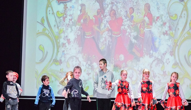  В Людинове встретили весну народными забавами