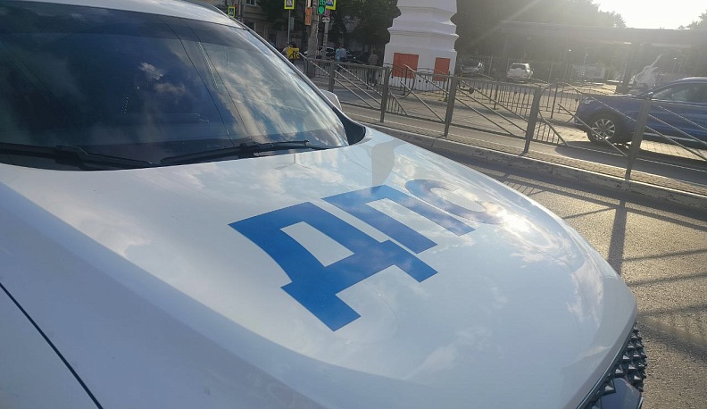 Водитель иномарки сбил несовершеннолетних самокатчиков в центре Калуги