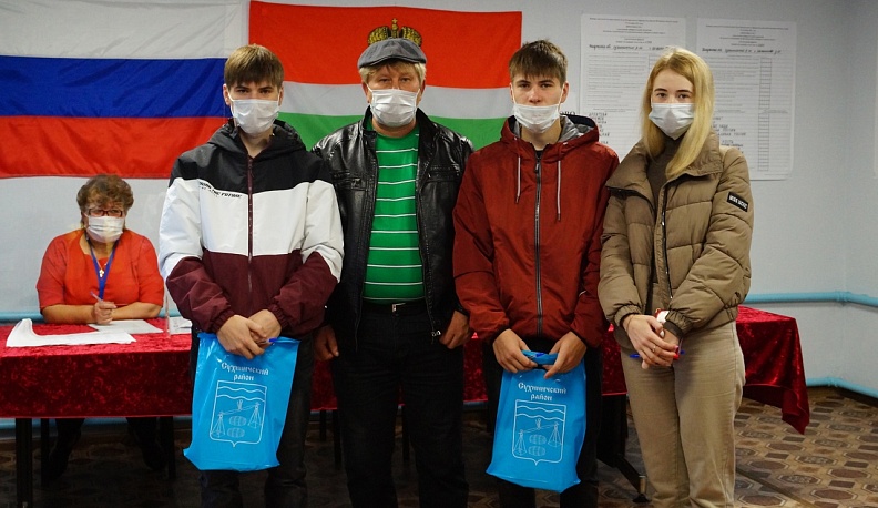 В Сухиничах многодетная семья проголосовала полным составом