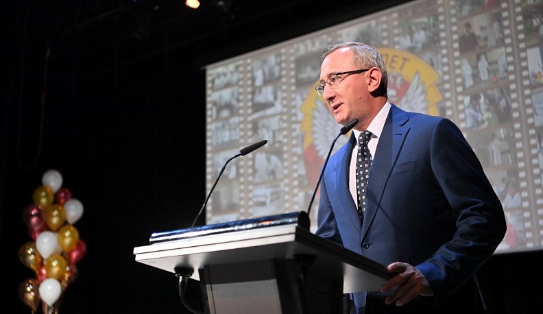 Владислав Шапша поздравил сотрудников санитарно-эпидемиологической службы России с юбилеем