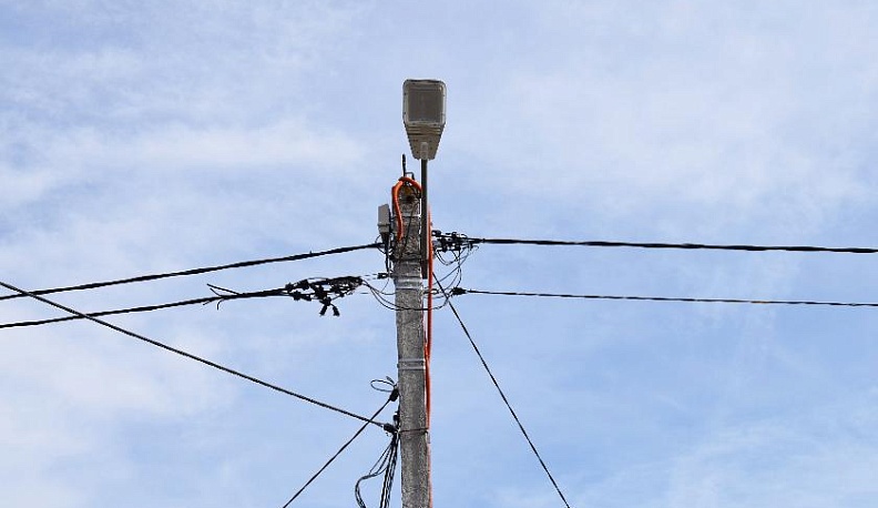 В этой деревне огни не погашены