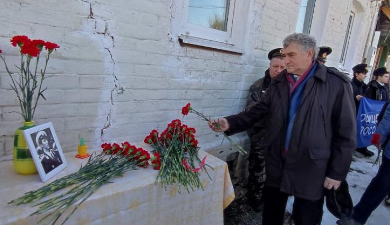 Людиновцы почтили память земляка, геройски погибшего на атомной подводной лодке «К-19»