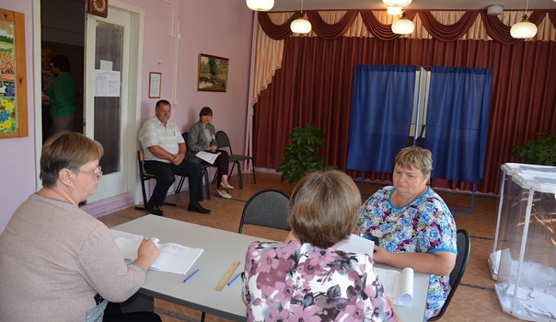 В полдень в Юхновском районе проголосовало более 24 процентов избирателей