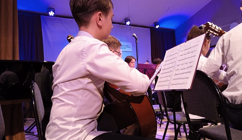 В Калуге открылся 12-й детский фестиваль «Мир гитары»