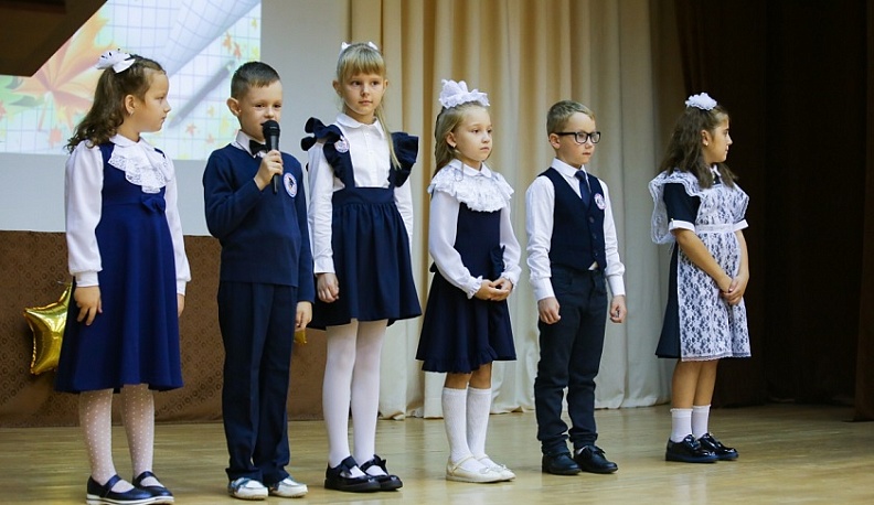 Геннадий Новосельцев поздравил школьников Кременок с 1 сентября