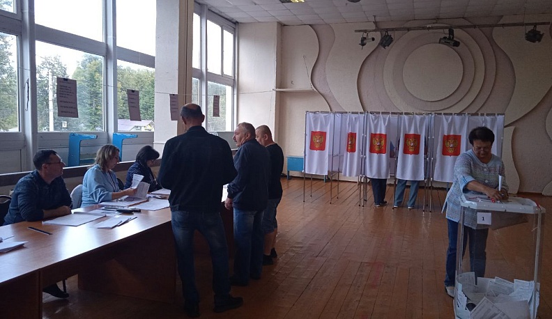 На избирательных участках Спас-Деменского района царит спокойная рабочая обстановка