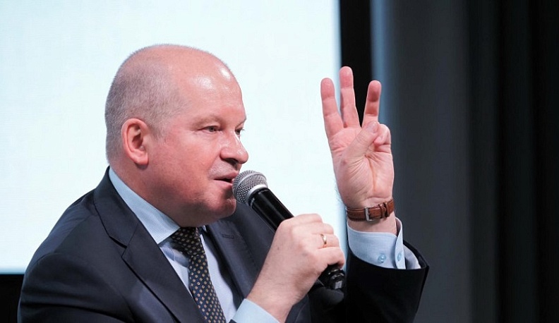 Более 150 учеников педагогических классов приняли участие в «Диалоге на равных» с министром образования и науки Калужской области