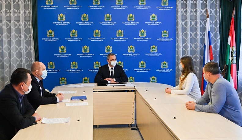 Владислав Шапша поручил приобрести три автобуса для жителей Европейского квартала