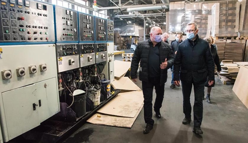 Владислав Шапша призвал руководителей работающих предприятий соблюдать санитарные нормы и не рисковать здоровьем сотрудников