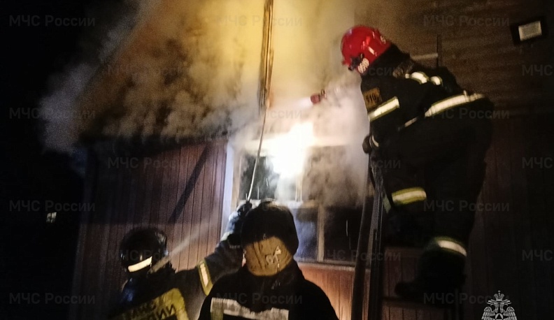 Накануне вечером  в Жуковском районе сгорела баня