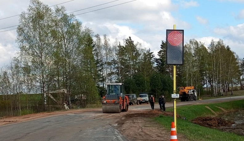 В Спас-Деменске приступили к ремонту главной подъездной дороги к городу