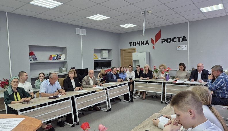 В Перемышльском районе противодействуют фальсификации истории 