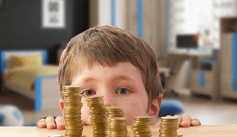 Оставшиеся без работы родители получат в сентябре по 3 тысячи на ребенка