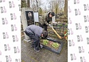 Малоярославецкие школьники приводят в порядок памятники героям войны