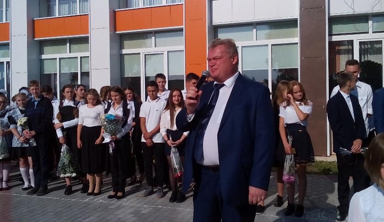 В Перемышльском районе за парты сели 130 первоклассников