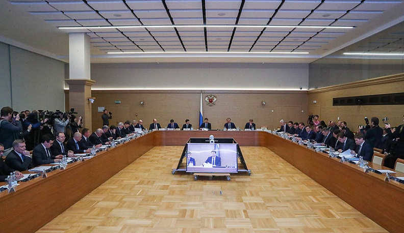 Полпред президента РФ в ЦФО Игорь Щеголев провел совещание с главами регионов