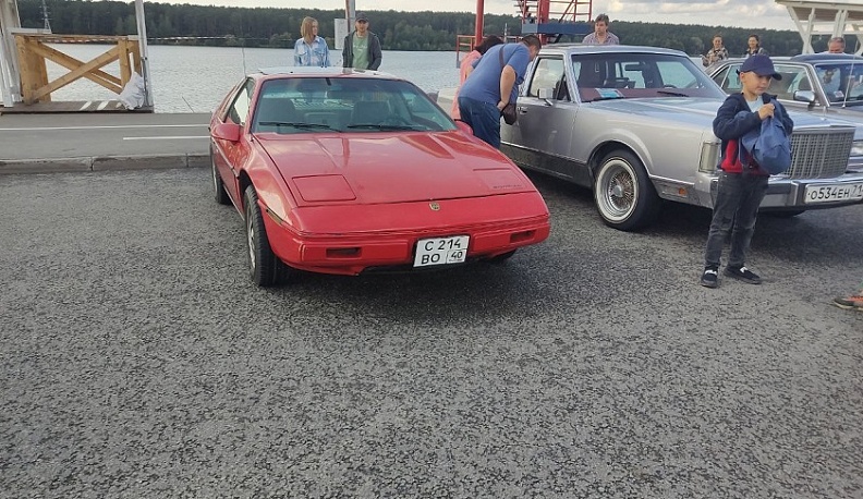 В Калуге прошла выставка ретро-автомобилей