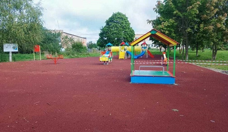 Детская площадка появилась в селе Верховье благодаря нацпроекту ФКГГС