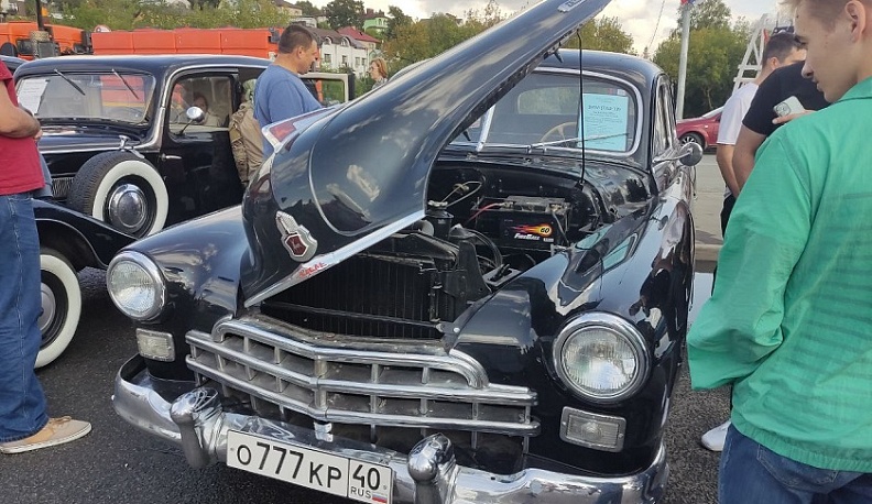 В Калуге прошла выставка ретро-автомобилей