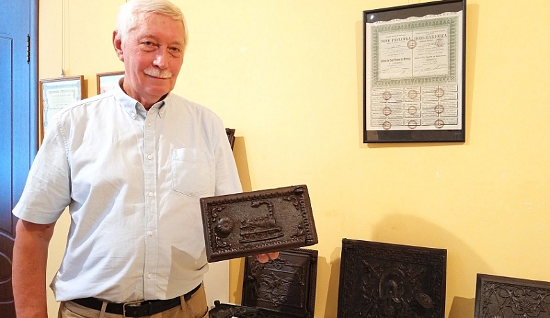 Калужанам показывают выставку старинного печного литья