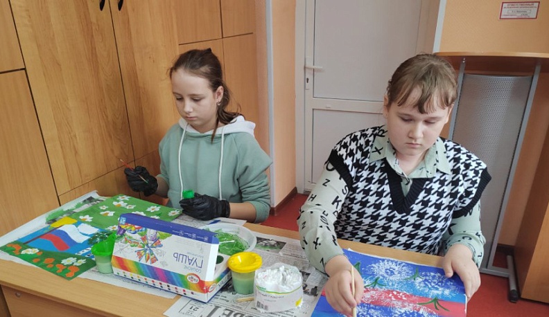 В Калужской области дети отправили около 3,5 тысяч писем для бойцов СВО