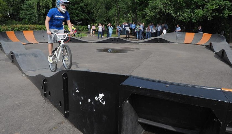 В Тарусе открыли памп-трек и строят скейт-парк