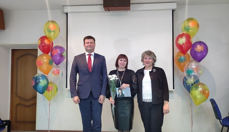 В Калуге обновили Доску почёта работников в сфере образования