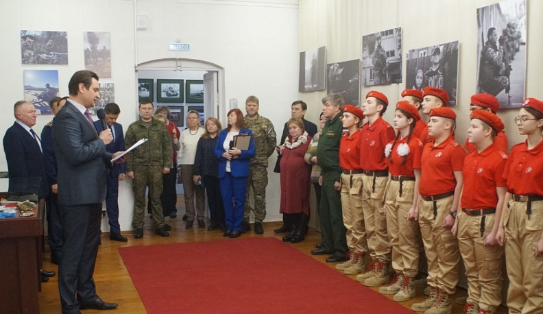 В «Доме Цыплакова» в Козельске открылась выставка, посвященная спецоперации