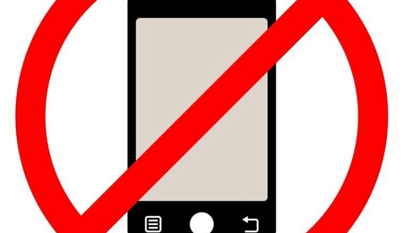 Мобильник в школе: необходимость или игрушка?