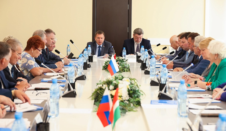 Геннадий Новосельцев: «Все лето мы будем работать по наказам избирателей и программам «Единой России»