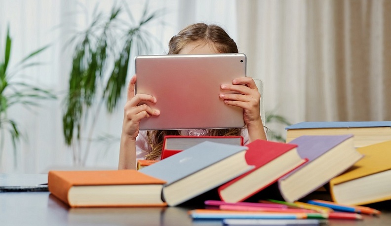 Платформа YouTube продолжает оставаться опасной для детей