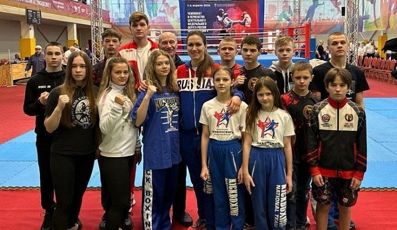 Спортсменки из Тарусы взяли два «золота» Чемпионата и Первенства ЦФО по кикбоксингу