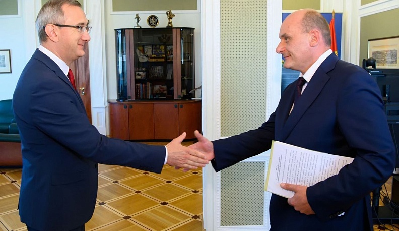 Владислав Шапша поздравил глав трех округов с избранием