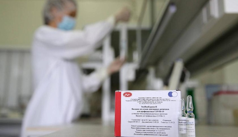 Минздрав зарегистрировал вакцину "Эпиваккорона-Н"