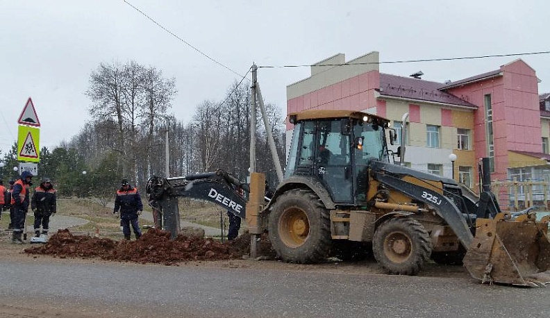 В Износках капитально отремонтировали аварийный водопровод на улице Крупской