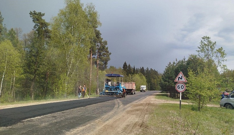 В Думиничах стартовал ремонт дороги до Чернышено 