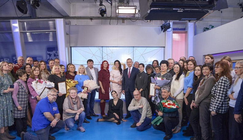 Владислав Шапша поздравил коллектив ГТРК «Калуга» с 95-летием начала радиовещания и 30-летием первого телеэфира в регионе